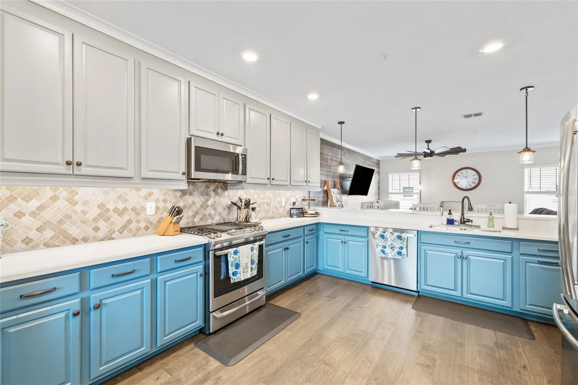 4931 W Paul Avenue Tampa FL 33611