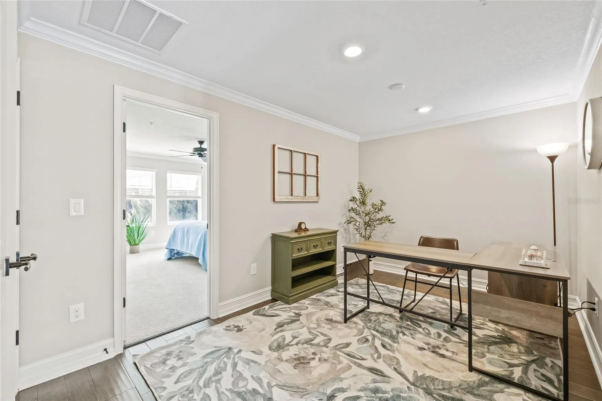 4931 W Paul Avenue Tampa FL 33611