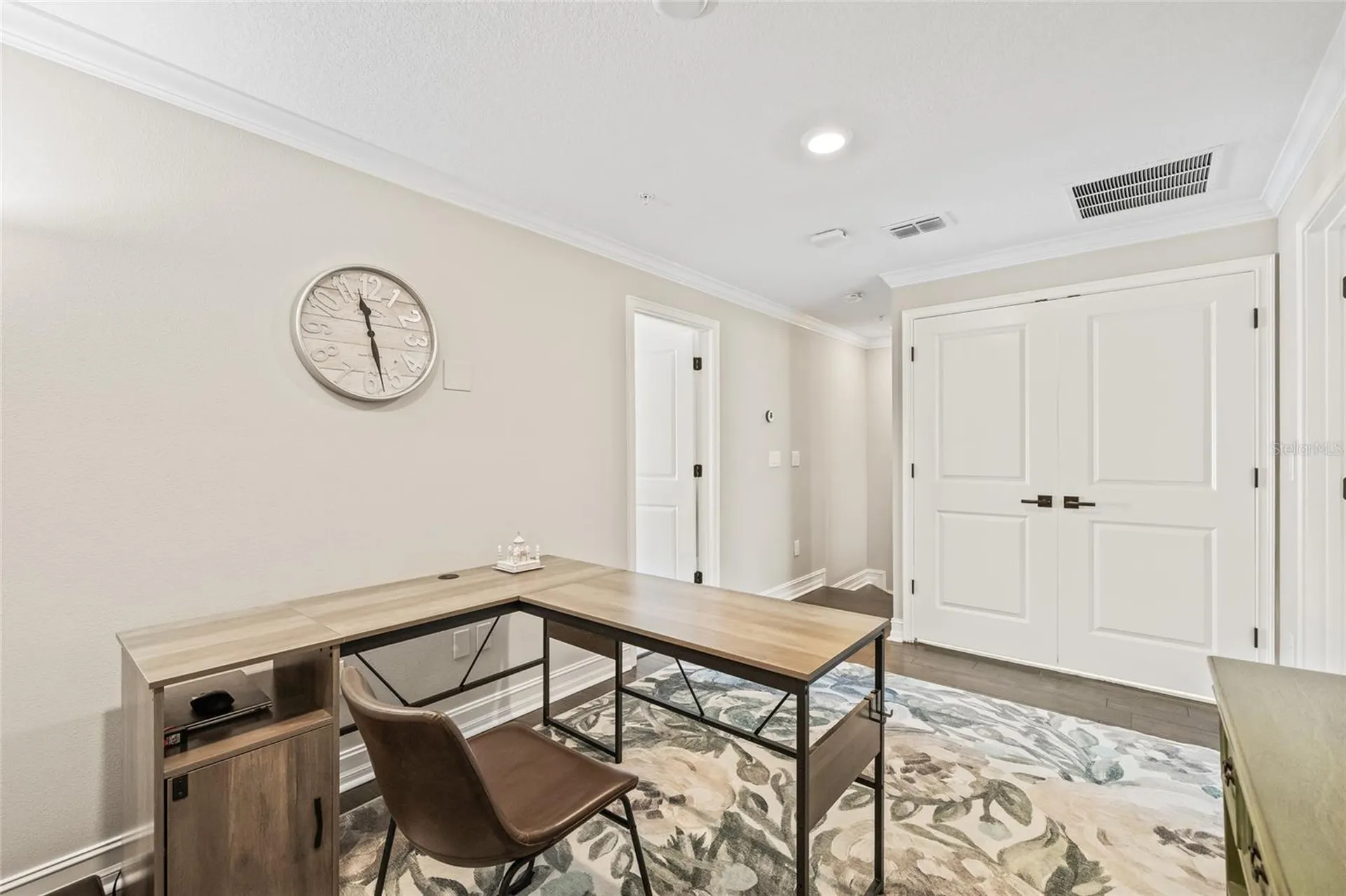 4931 W Paul Avenue Tampa FL 33611