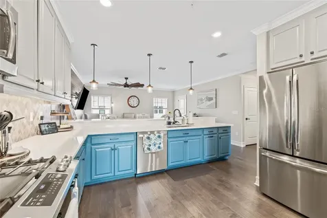 4931 W Paul Avenue Tampa FL 33611