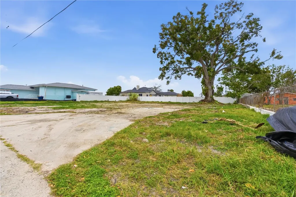 2405 Davis Street Tampa FL 33605