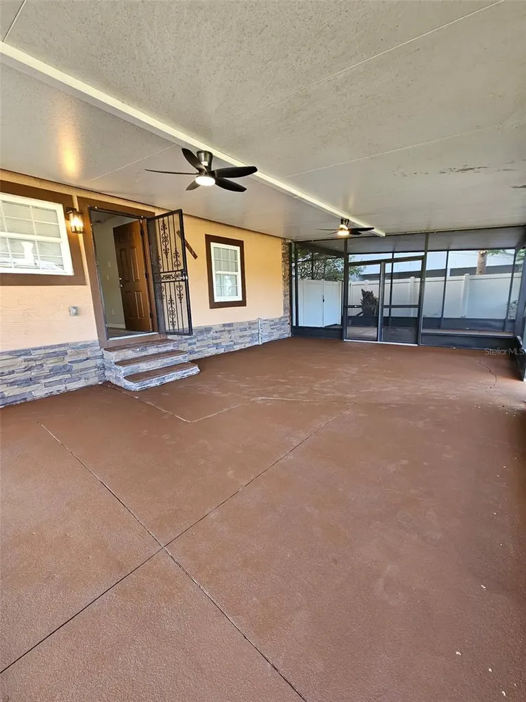1516 S Lee Avenue Orlando FL 32805