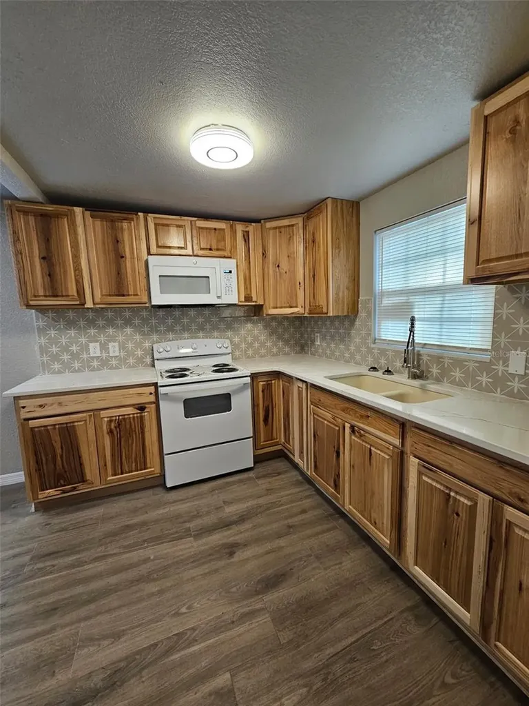 1516 S Lee Avenue Orlando FL 32805