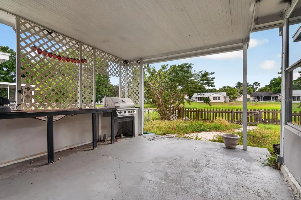 6802 Lassen Avenue New Port Richey FL 34655