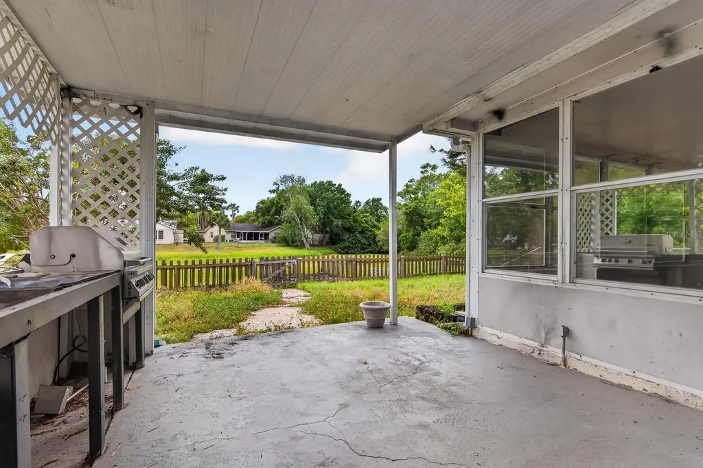 6802 Lassen Avenue New Port Richey FL 34655