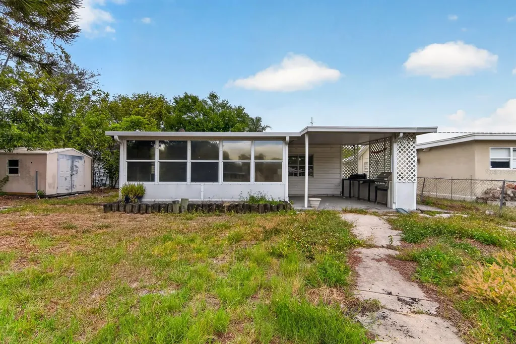 6802 Lassen Avenue New Port Richey FL 34655