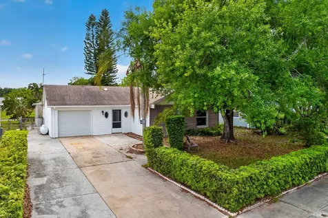 6802 Lassen Avenue New Port Richey FL 34655