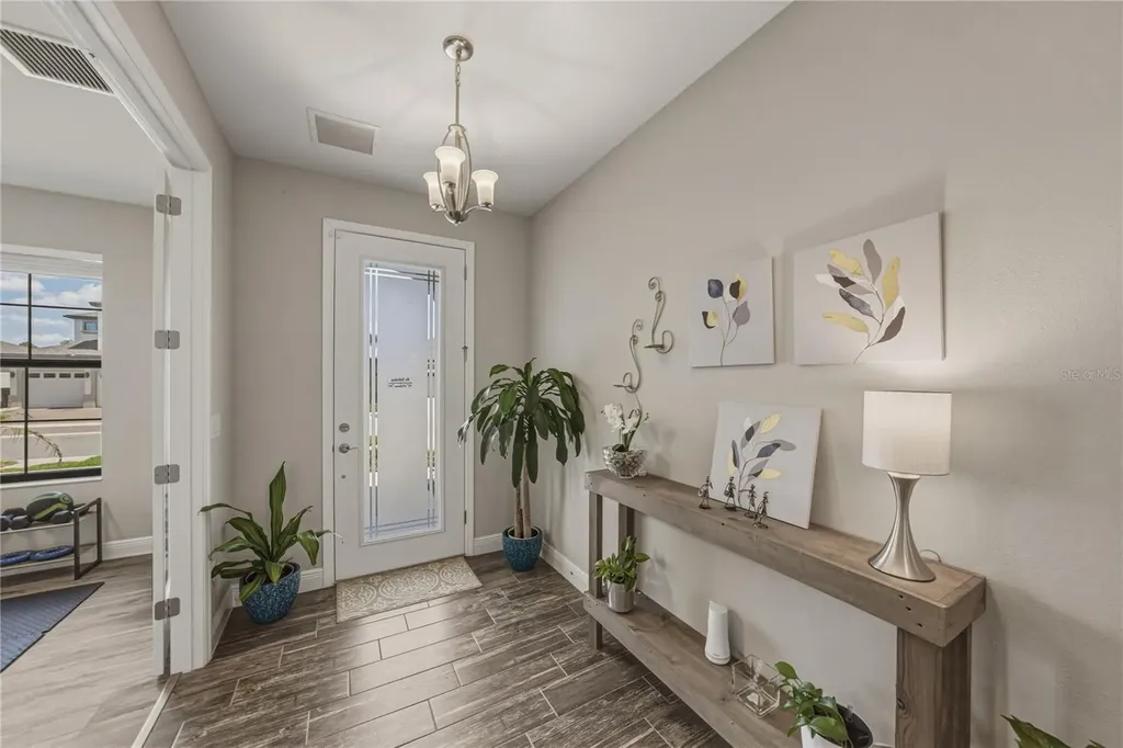 14633 Red Castle Avenue Lithia FL 33547