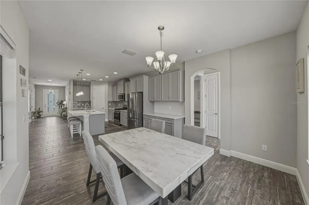 14633 Red Castle Avenue Lithia FL 33547