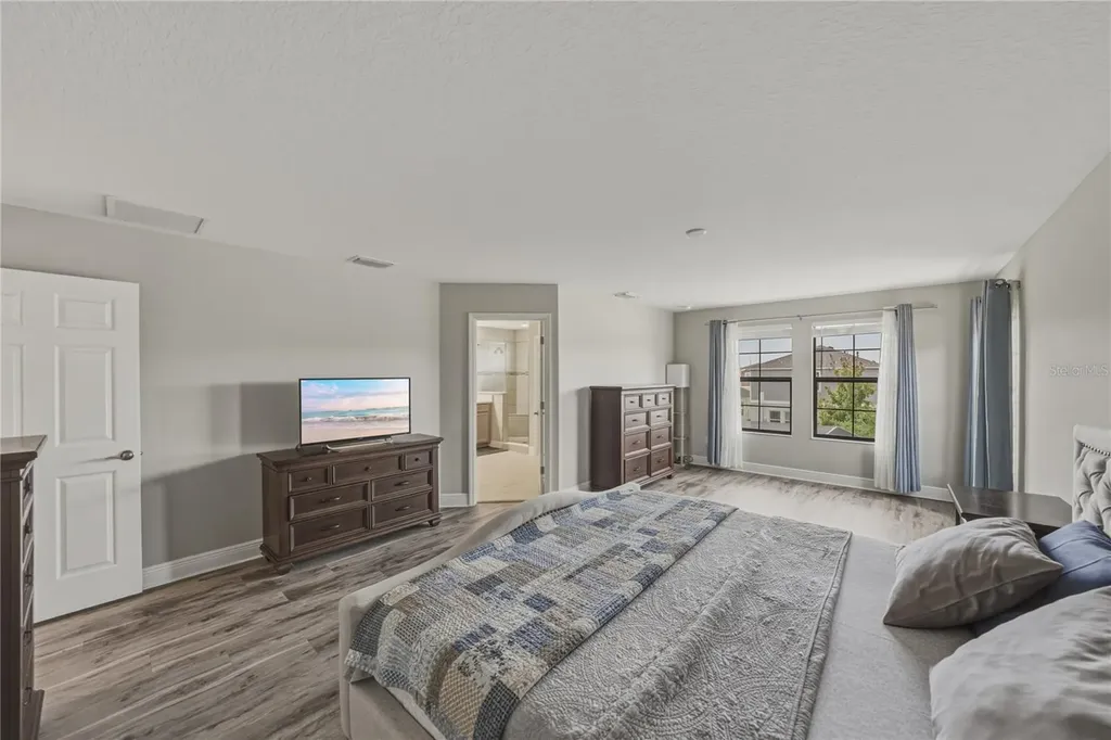14633 Red Castle Avenue Lithia FL 33547