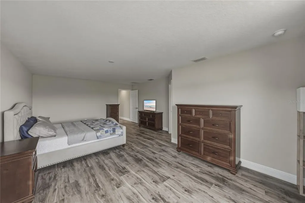 14633 Red Castle Avenue Lithia FL 33547