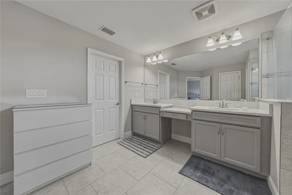 14633 Red Castle Avenue Lithia FL 33547