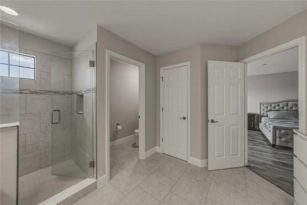 14633 Red Castle Avenue Lithia FL 33547