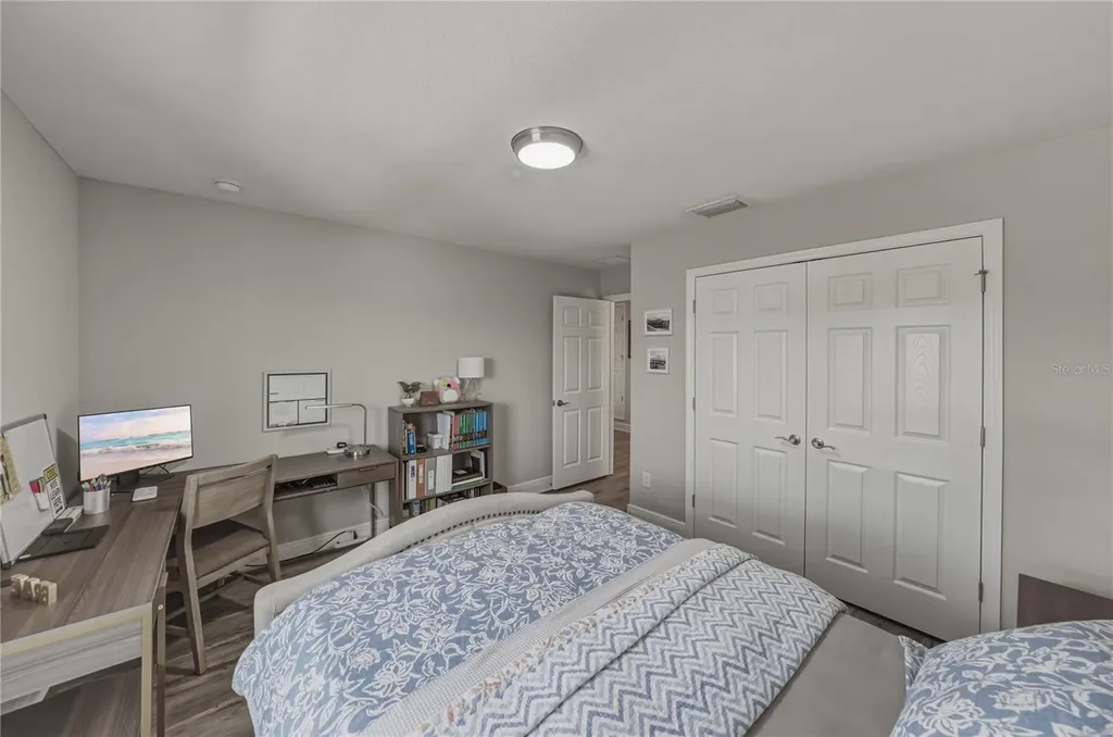 14633 Red Castle Avenue Lithia FL 33547