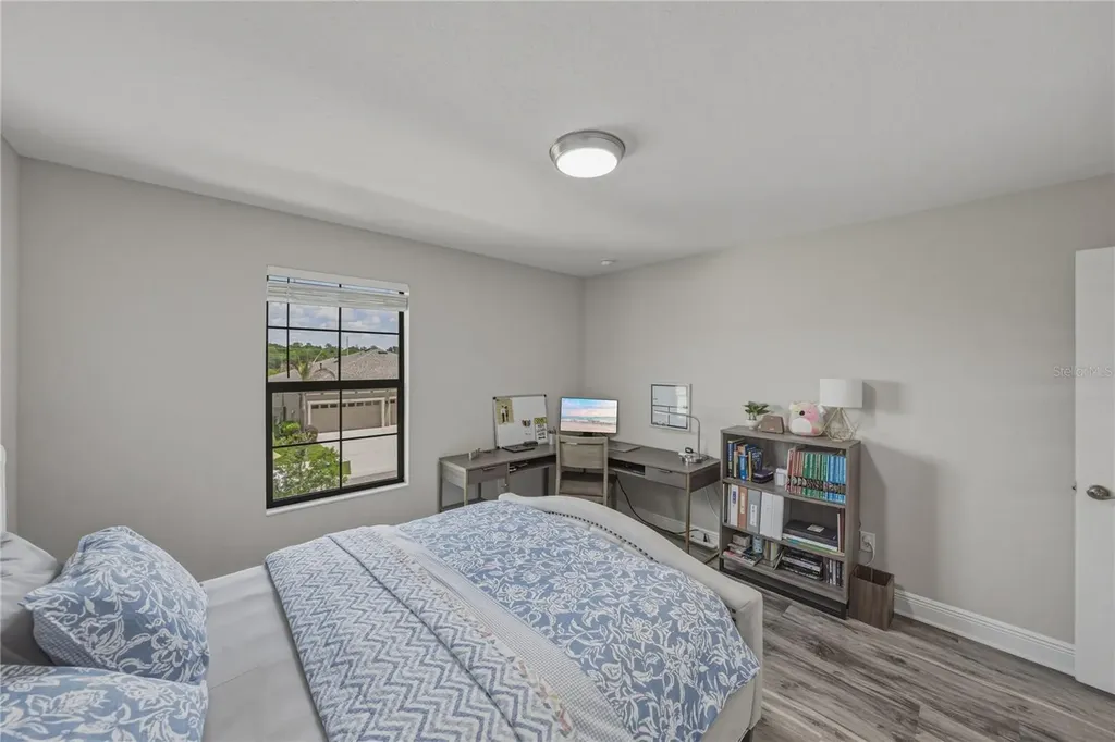 14633 Red Castle Avenue Lithia FL 33547