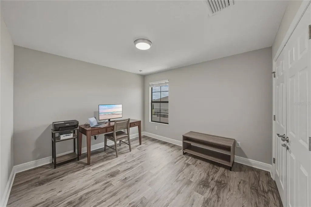 14633 Red Castle Avenue Lithia FL 33547