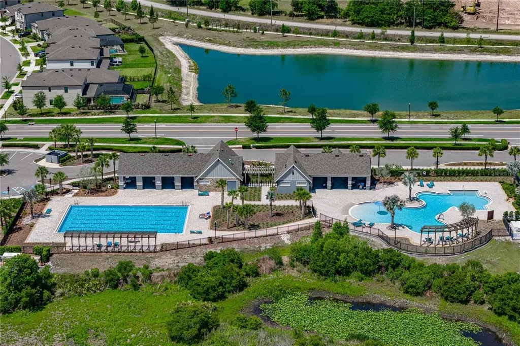 14633 Red Castle Avenue Lithia FL 33547