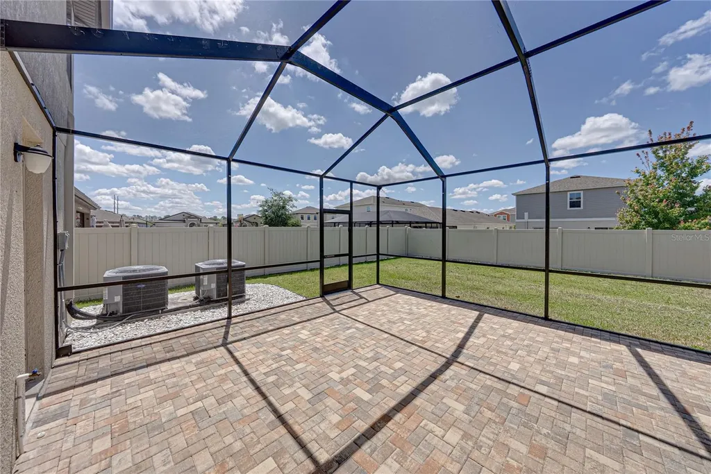 14633 Red Castle Avenue Lithia FL 33547