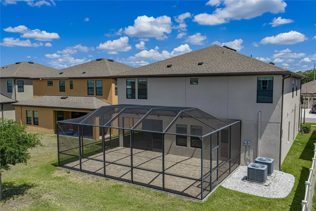 14633 Red Castle Avenue Lithia FL 33547