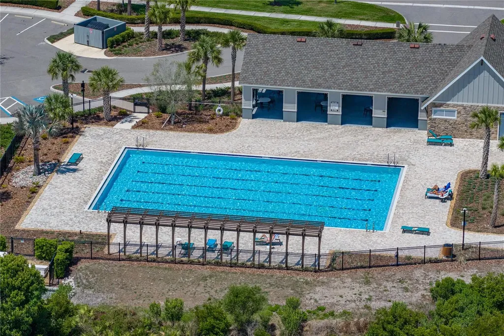 14633 Red Castle Avenue Lithia FL 33547