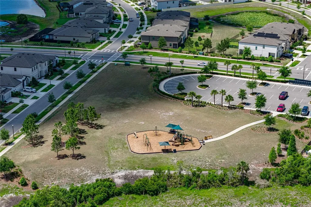 14633 Red Castle Avenue Lithia FL 33547