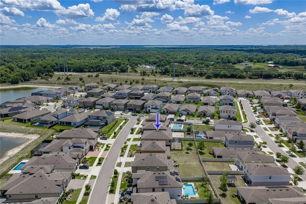 14633 Red Castle Avenue Lithia FL 33547