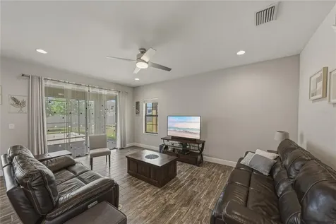 14633 Red Castle Avenue Lithia FL 33547