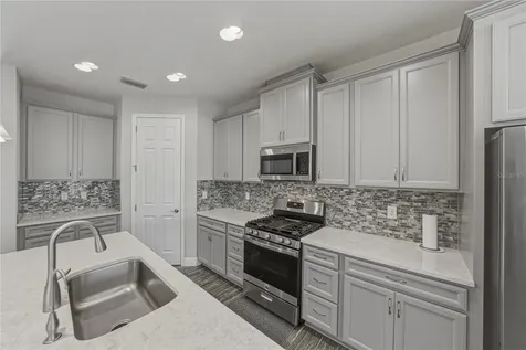 14633 Red Castle Avenue Lithia FL 33547