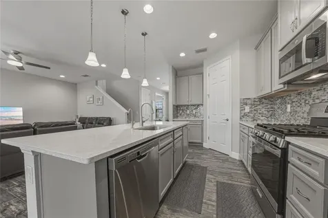 14633 Red Castle Avenue Lithia FL 33547