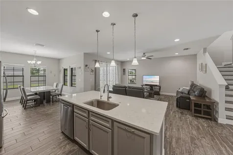 14633 Red Castle Avenue Lithia FL 33547