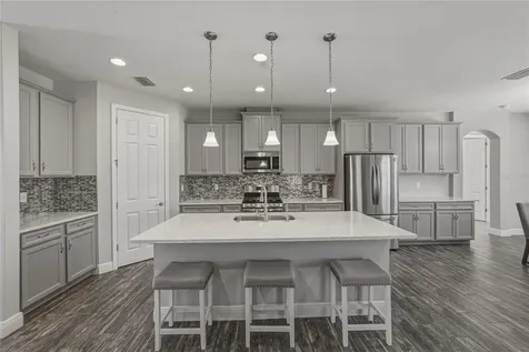 14633 Red Castle Avenue Lithia FL 33547
