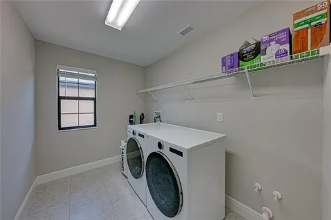 14633 Red Castle Avenue Lithia FL 33547