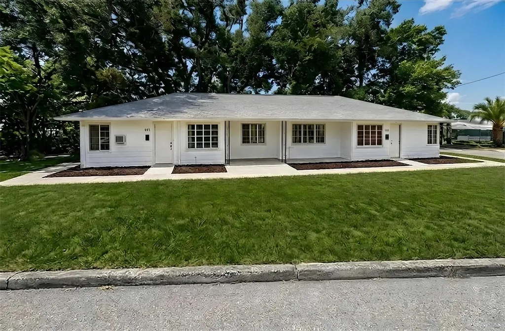 935 17th Avenue S St Petersburg FL 33705