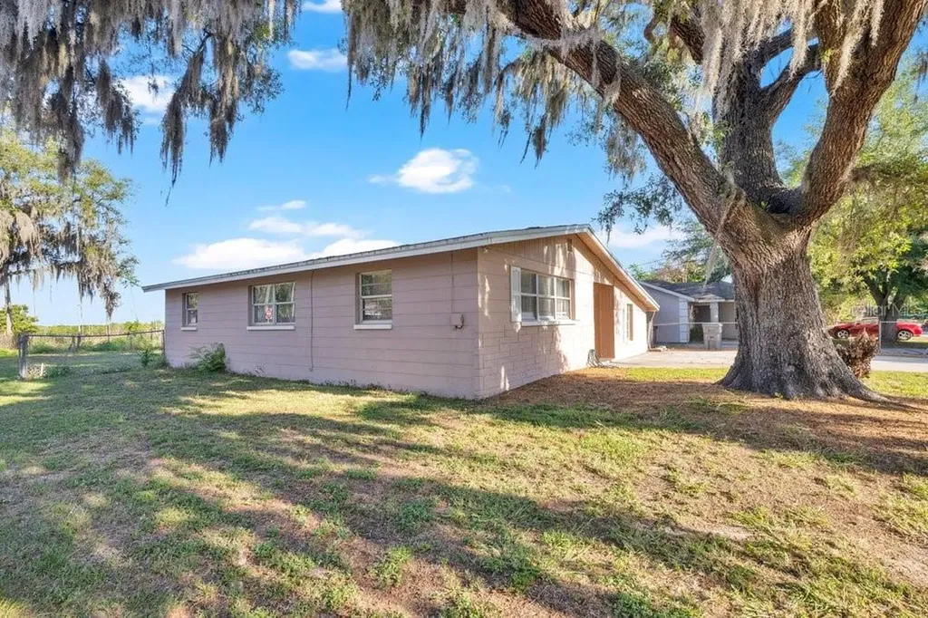 218 Dennis Avenue Winter Haven FL 33880