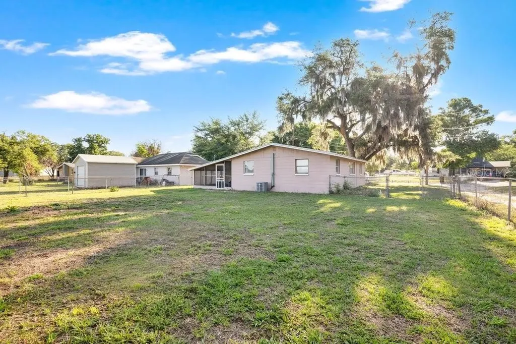 218 Dennis Avenue Winter Haven FL 33880