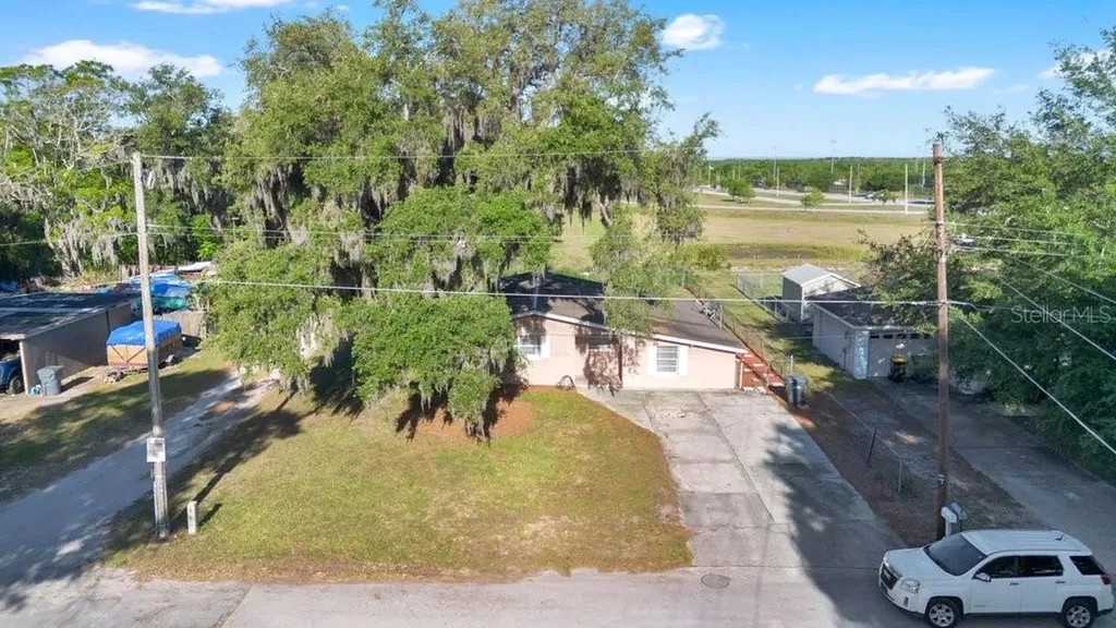 218 Dennis Avenue Winter Haven FL 33880