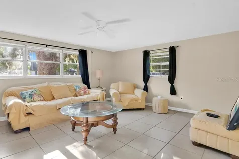 218 Dennis Avenue Winter Haven FL 33880