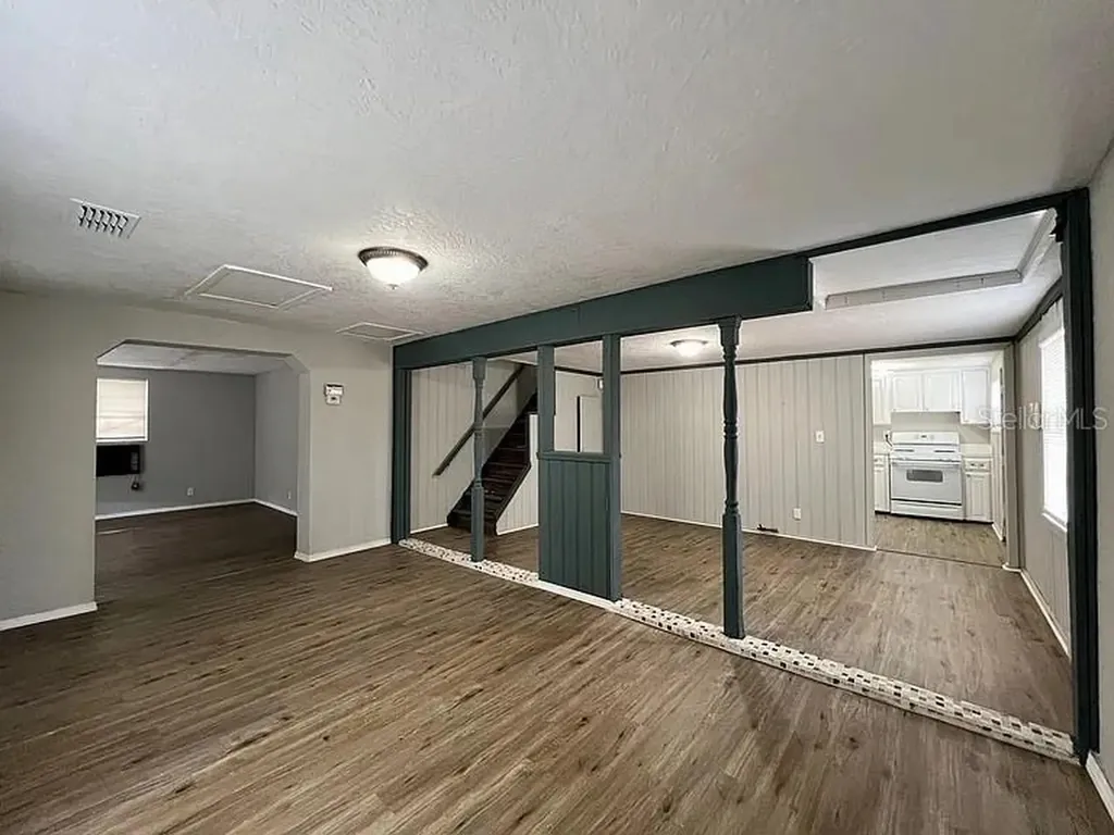 2003 10th Street S St Petersburg FL 33705