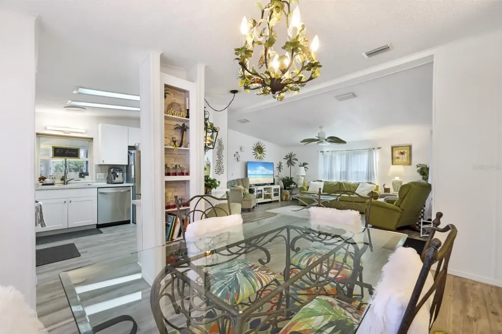 2100 Kings Highway Port Charlotte FL 33980