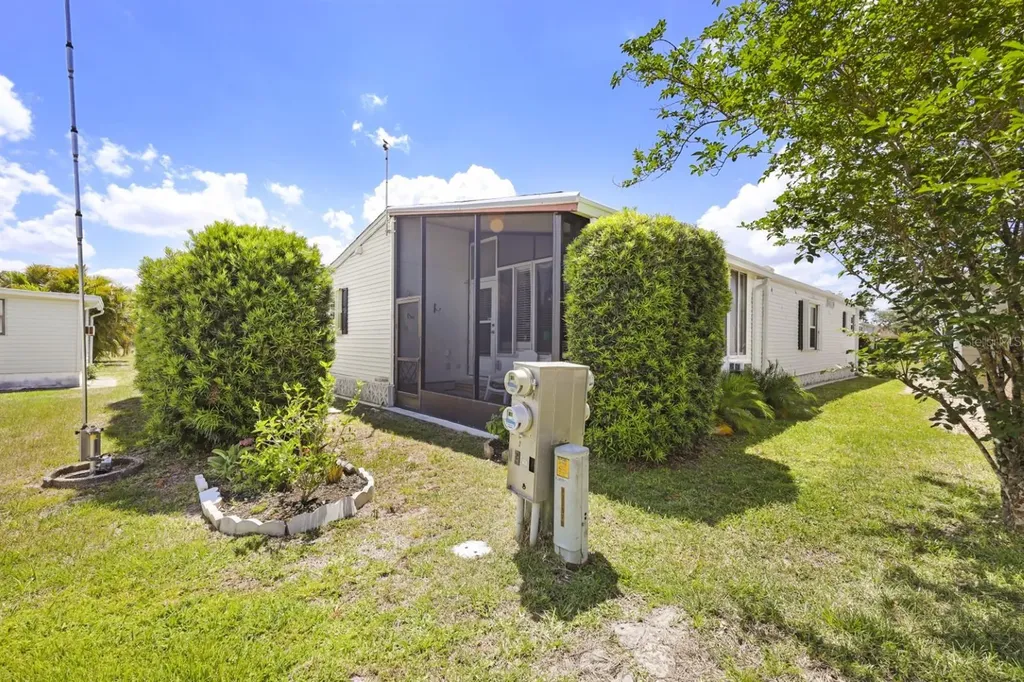 2100 Kings Highway Port Charlotte FL 33980