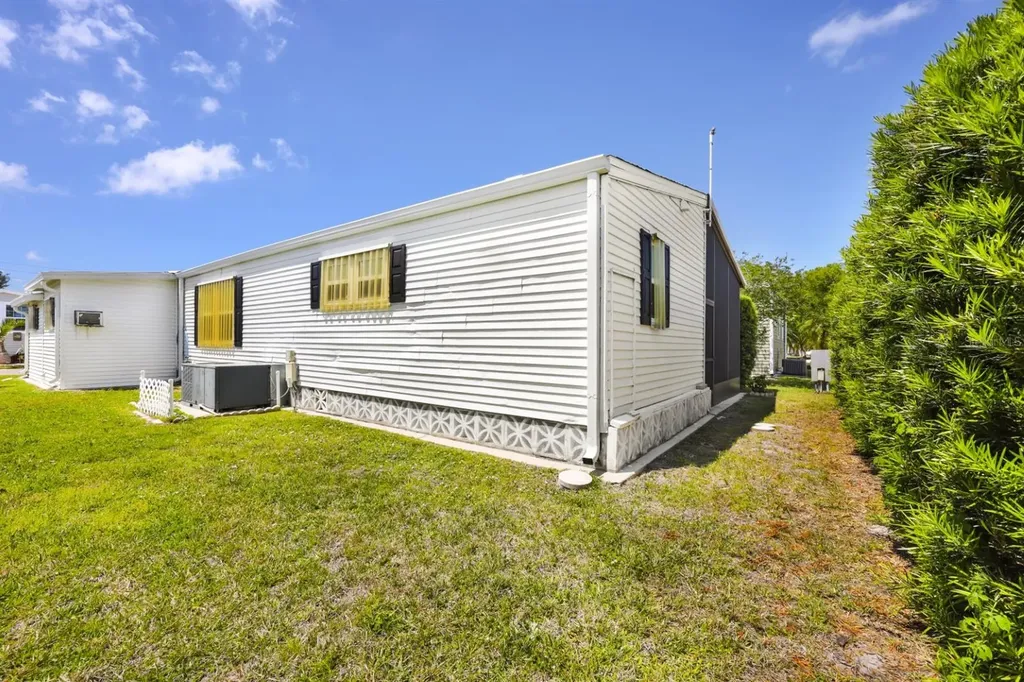 2100 Kings Highway Port Charlotte FL 33980