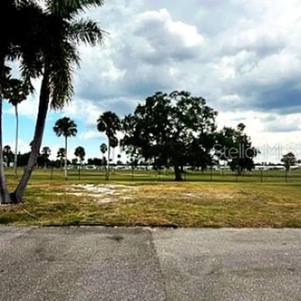 4900 3rd A Street E Bradenton FL 34203