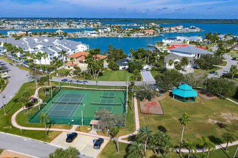 16332 Gulf Boulevard Redington Beach FL 33708