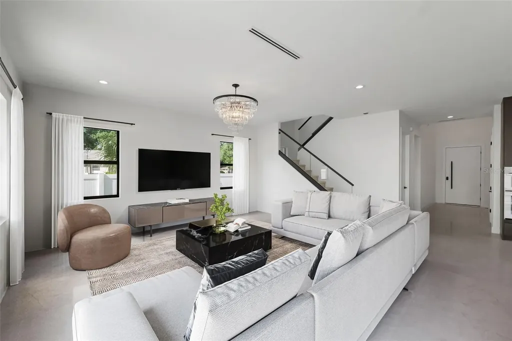 2308 1/2 N Elcoe Drive Tampa FL 33603