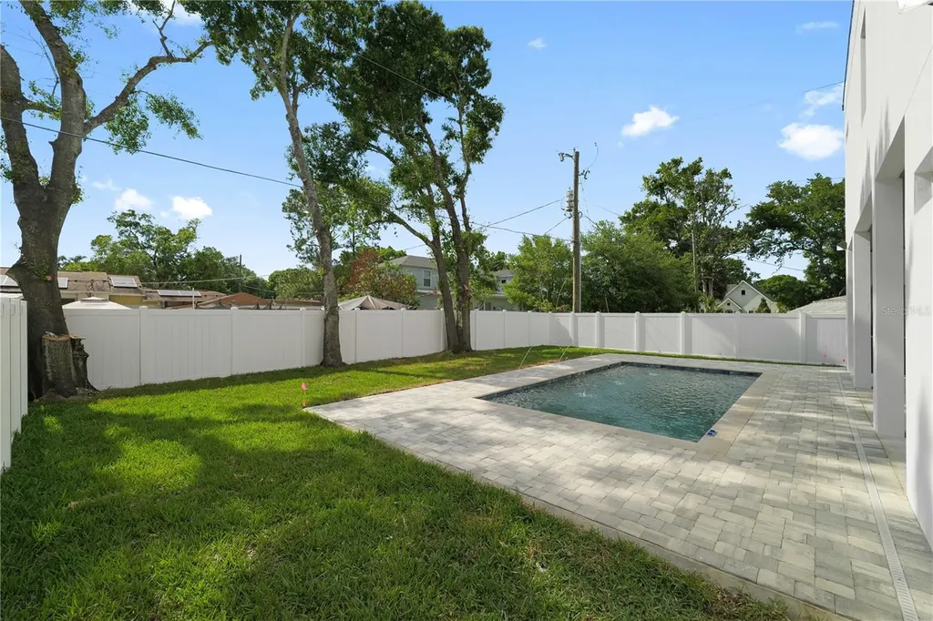 2308 1/2 N Elcoe Drive Tampa FL 33603