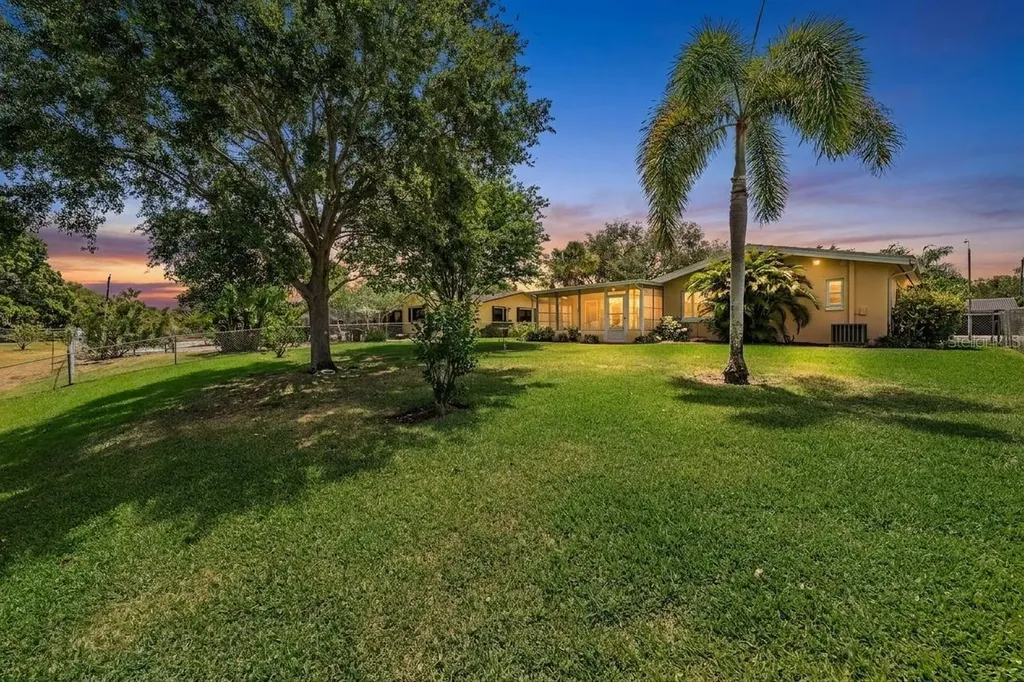 2424 Fairbanks Drive Clearwater FL 33764