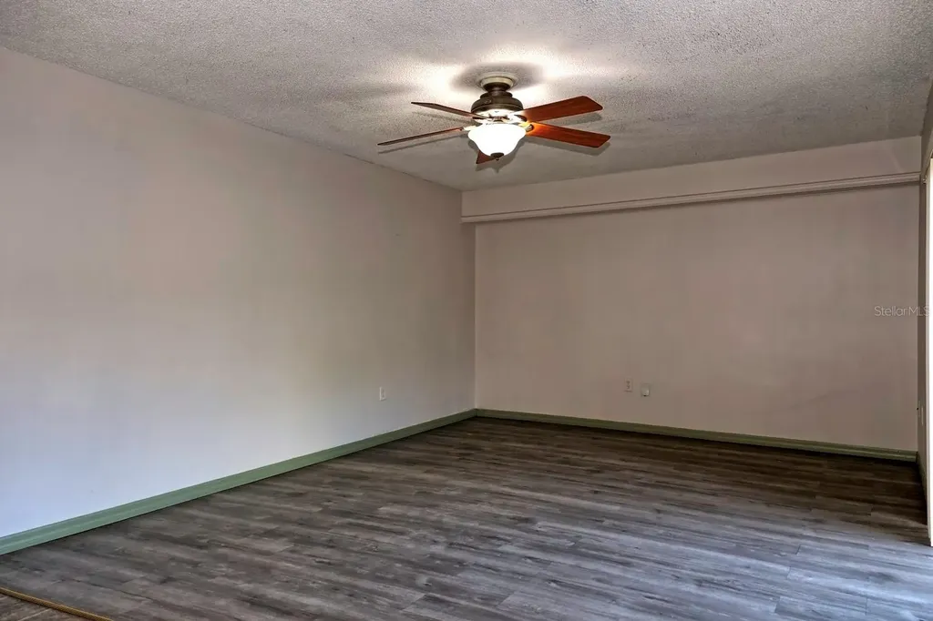 5289 Middle Court Orlando FL 32811