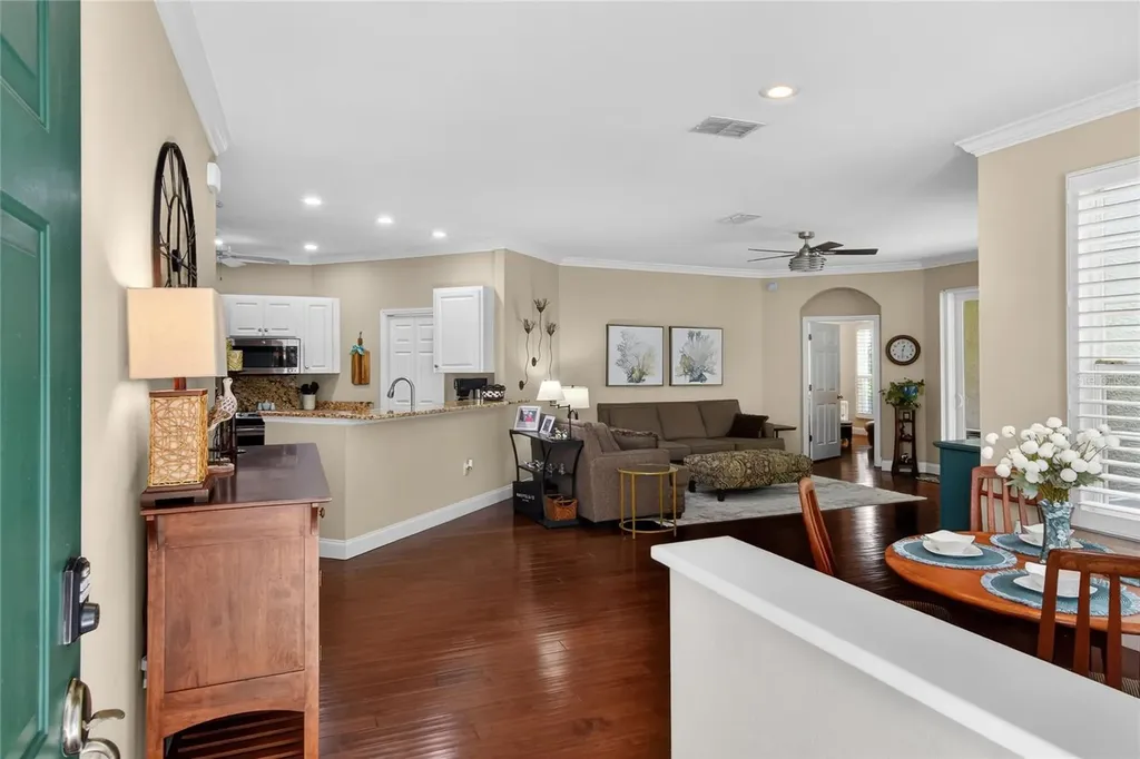 612 Grasslands Village Circle Lakeland FL 33803