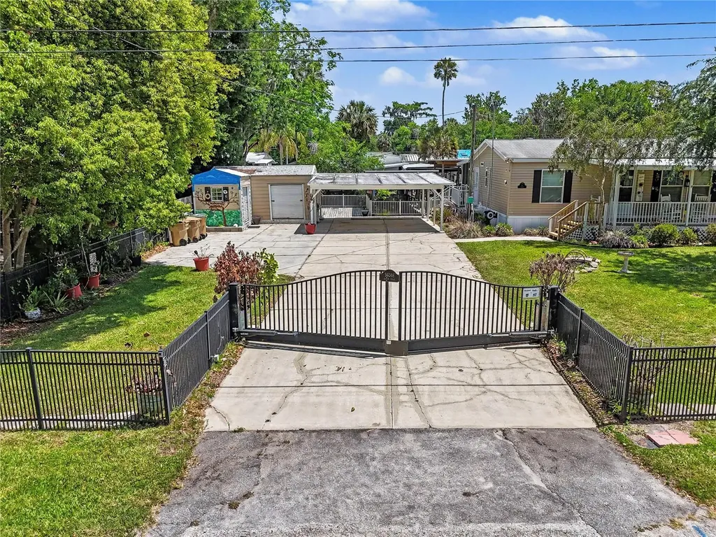 56348 Maple Road Astor FL 32102