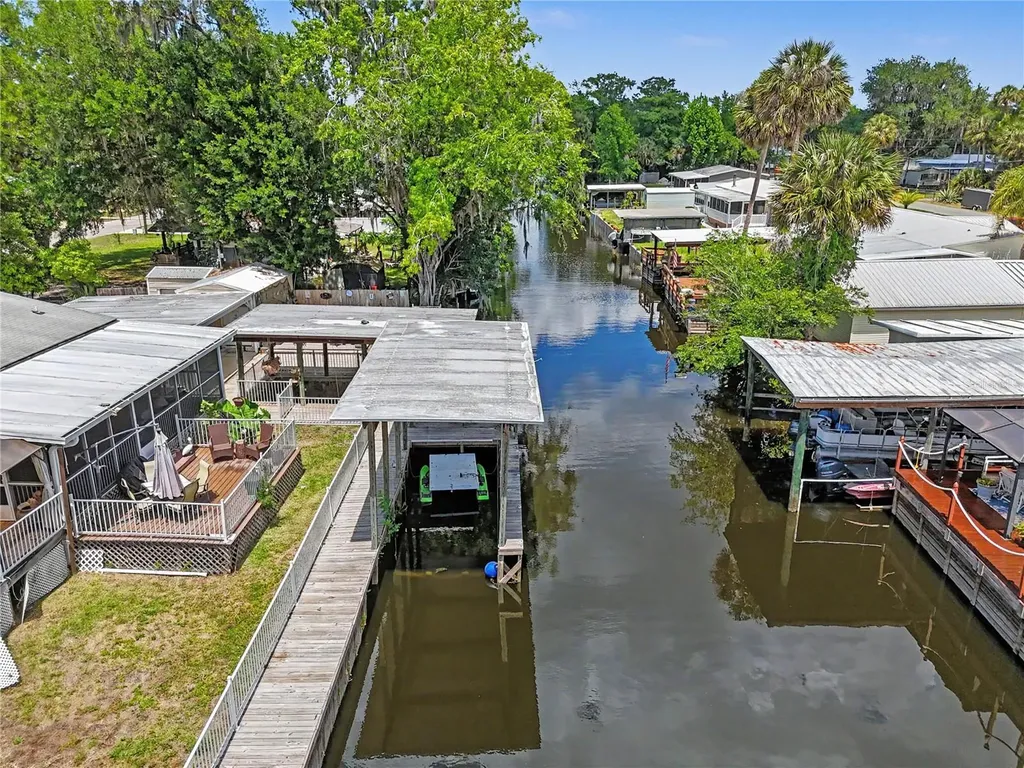 56348 Maple Road Astor FL 32102